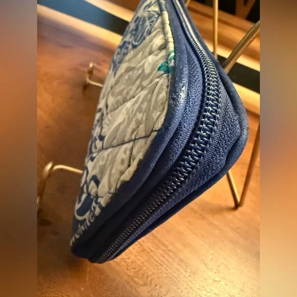 Vera Bradley Santiago Wallet - Picture 5 of 7